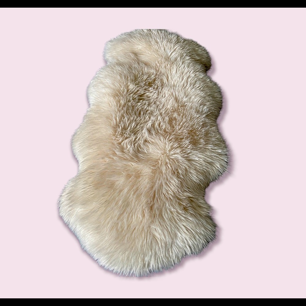 New With Tags - Faux Fur Pelt Dog Bed - Pottery Barn